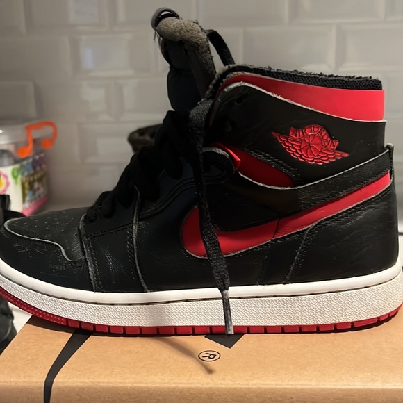 Nike Air Jordan Zoom Air Black/University Red-White in size 6.5 women - Picture 10 of 11